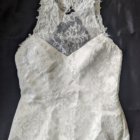 Wedding Dress - Picture 4 of 6